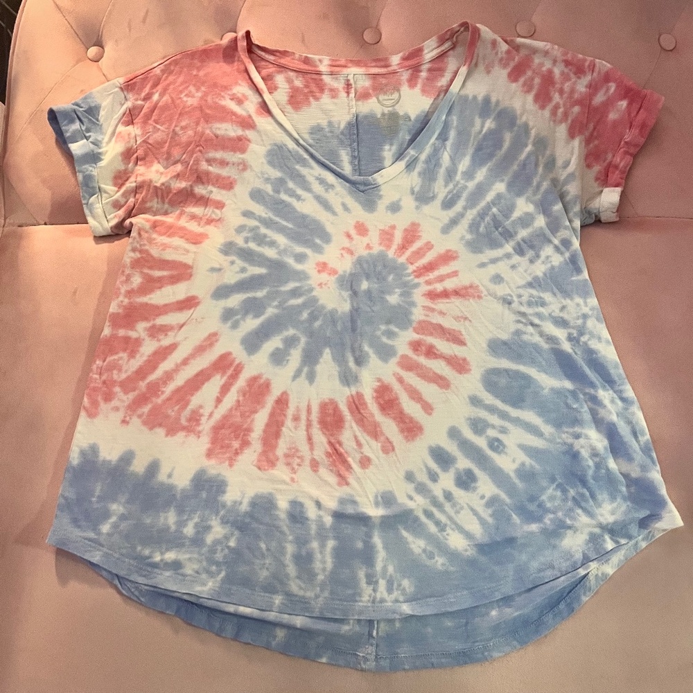 24/7 Tie Dyed Top So Cute Cut is Amazing 0X Some lite piling
